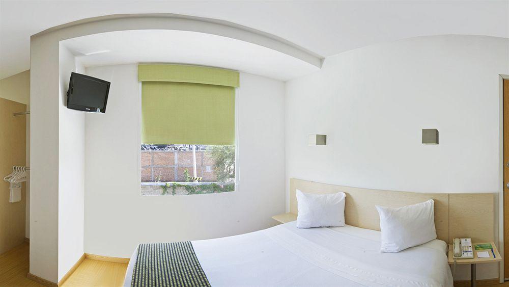 One San Marcos 3*